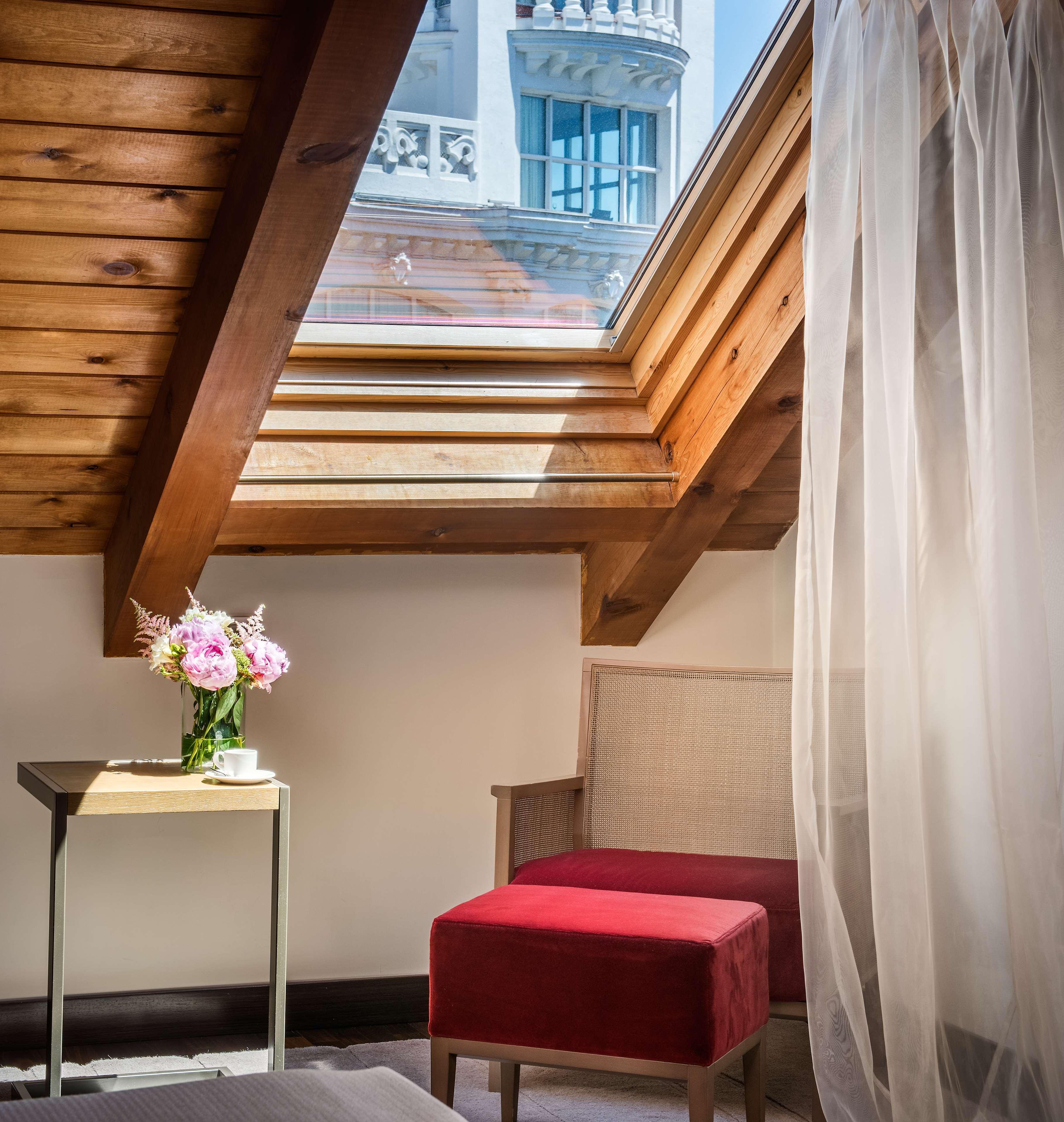 Nh Collection Madrid Palacio De Tepa Ngoại thất bức ảnh Skylight in a home